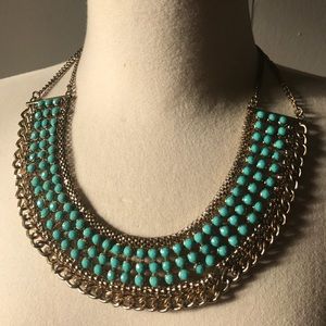 🎀 HP 🎀 Turquoise Bib Style Necklace